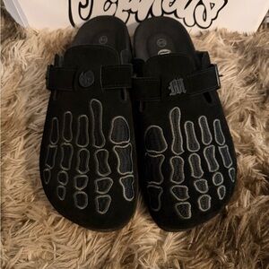 Octavious Marks Black Clogs